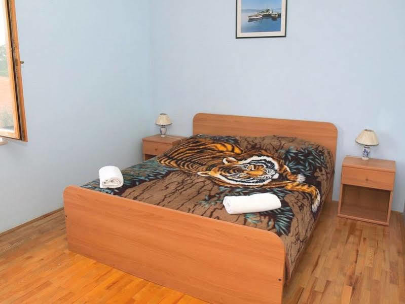 Santic Hotel Postira Buitenkant foto