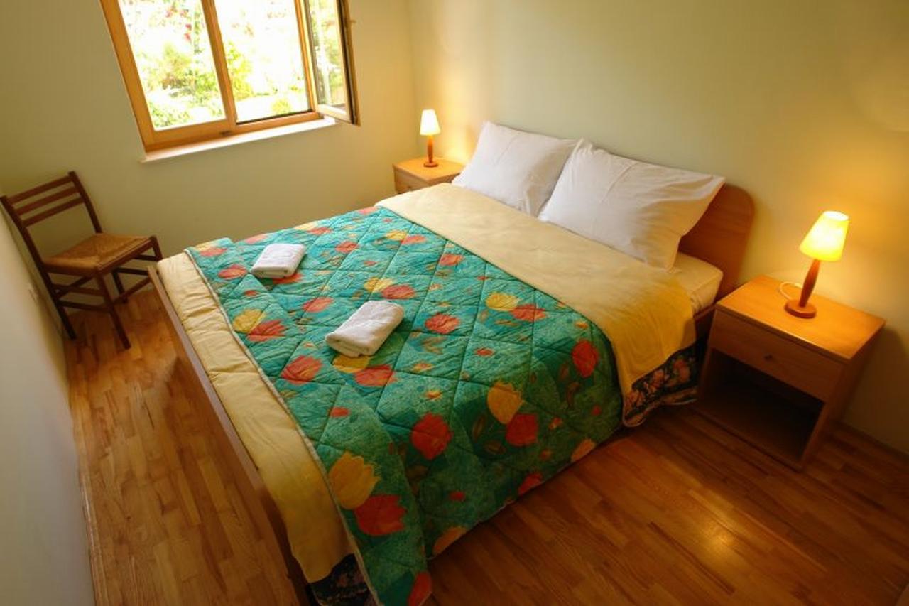 Santic Hotel Postira Buitenkant foto